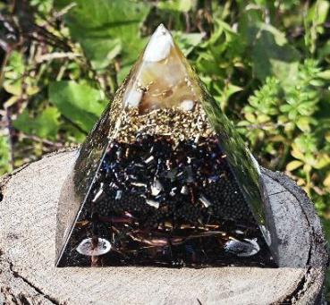 Orgonitpyramide gelber Achat