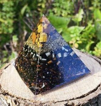 Orgonitpyramide Tigerauge
