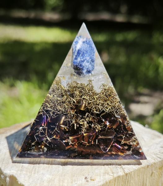 Orgonitpyramide Sodalith